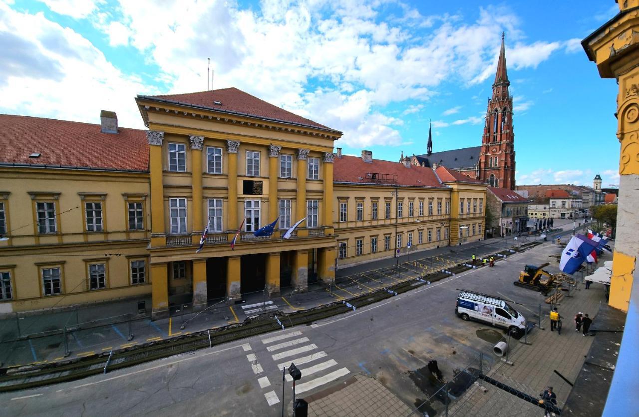 Eleven - Very Center - Free Parking Apartment Osijek