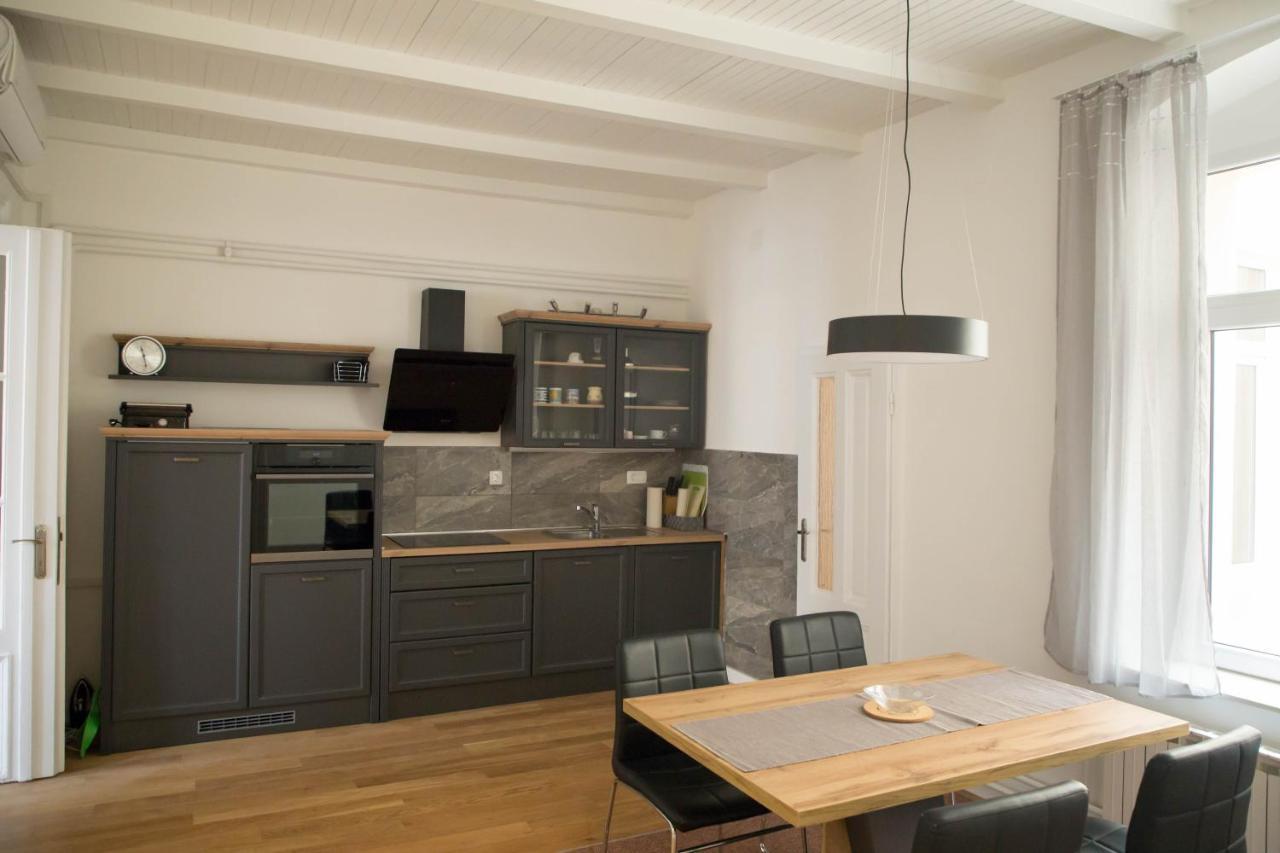 Eleven - Very Center - Free Parking Apartment *