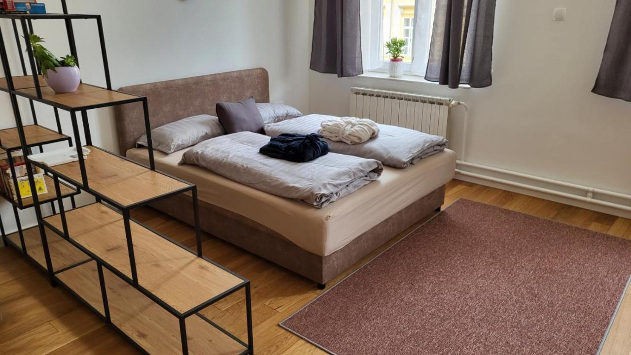 Eleven - Very Center - Free Parking Apartment Osijek